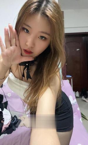 性感大胸御姐玫瑰