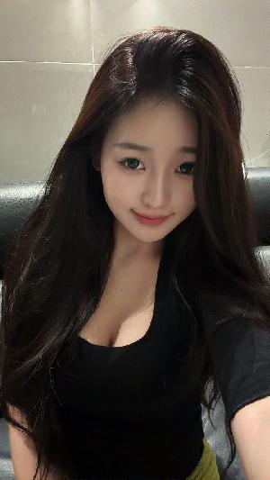 大奶妹摸奶扣穴尽情玩弄