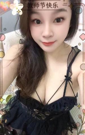 二刷大胸巧臀健身骚妇