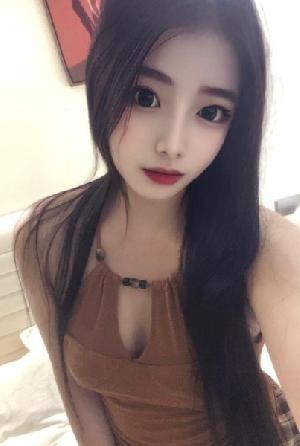 大胸肥臀妹子