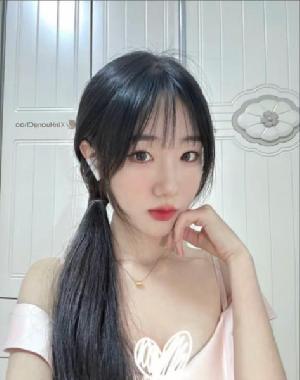 光谷步行街涵涵
