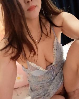多毛淫娃小辣椒