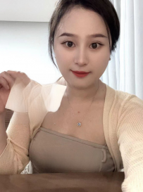 七宝大眼美女小丫