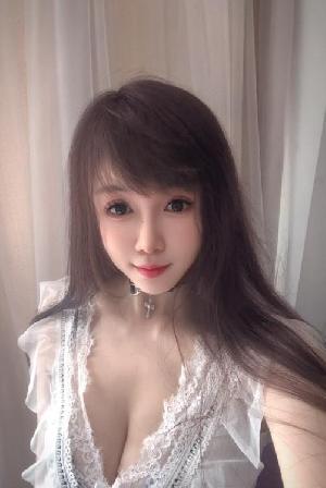 肤白好身材梦瑶