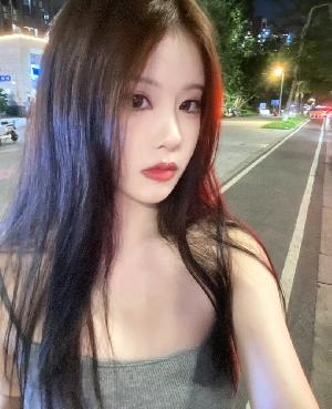奶牛大胸妹波推技术很牛逼 会深喉