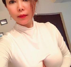大奶少妇服务拉满