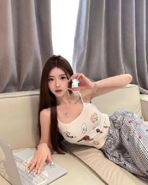 翘臀大雷妹子
