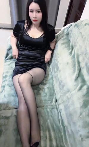 服务卖力的美女