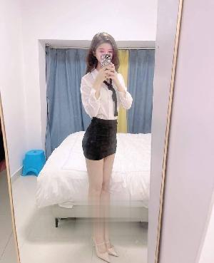 貌美乖巧长腿嫩妹