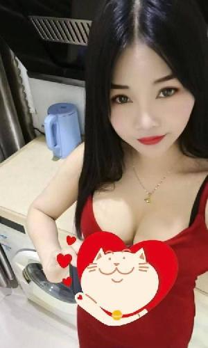 宝安大胸翘臀骚女
