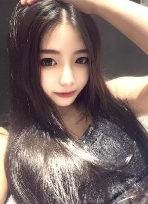 翘臀大胸妹子