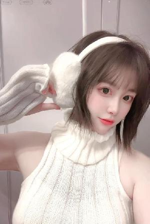 F奶短发大眼逸涵