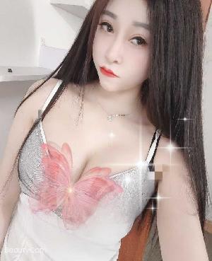 碑林身材妖娆的美少妇