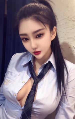 东区翘臀大长腿