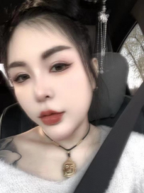 红唇韵味少妇