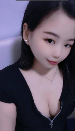 丰满大胸少妇
