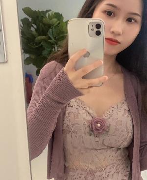 紫色战衣蜜桃臀小莹