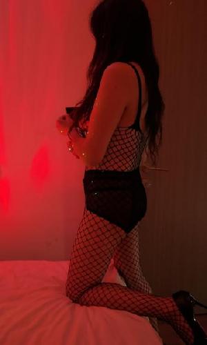 气质苗条眼镜少妇