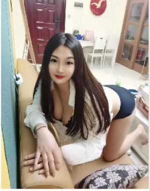 体验性感大胸幂幂