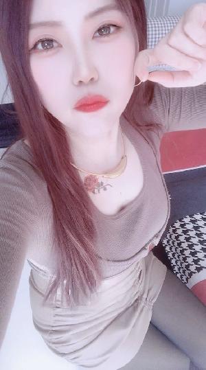 年轻漂亮妹子