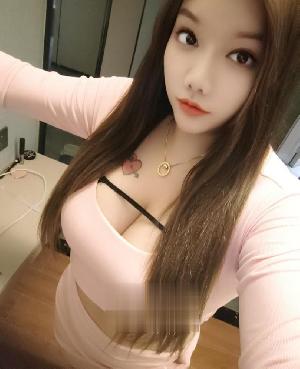 三点粉娃娃脸大胸妹服务好口活一绝