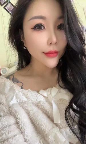 丰满肥臀小野猫