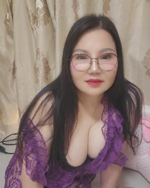白云大胸少妇
