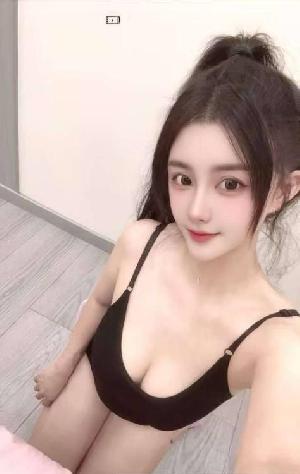 肤白貌美大奶嫩妹
