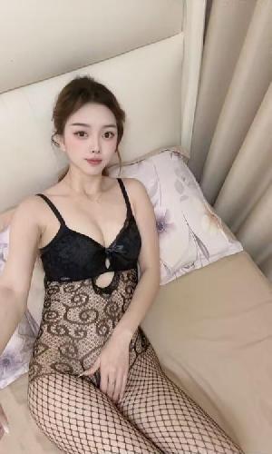 黑丝诱惑小美女