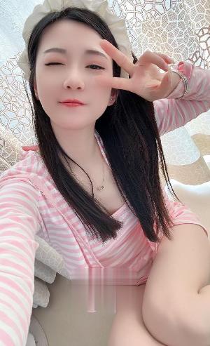 细皮嫩肉小骚鸡