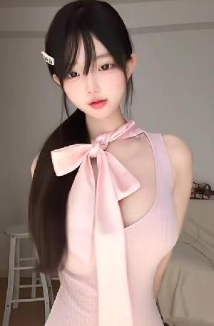 嫩嫩的妹子敏感的乳头