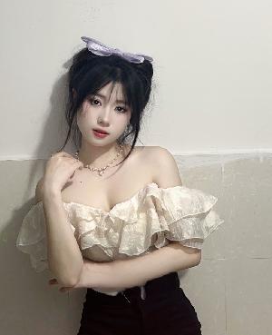 敏感体质易高潮的粉嫩妹子