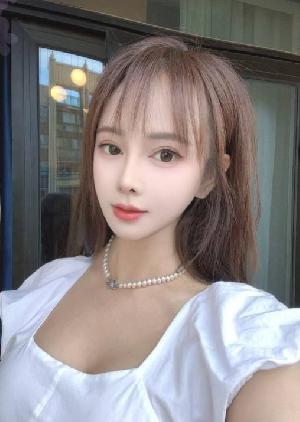 肤白大奶服务系苏苏
