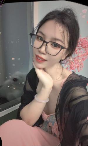 铁西眼镜气质美女