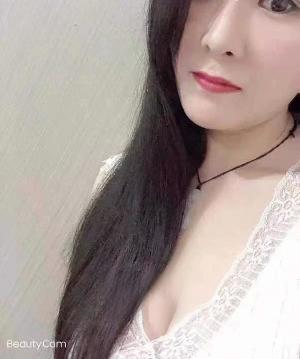 天河丰满大胸服务美女