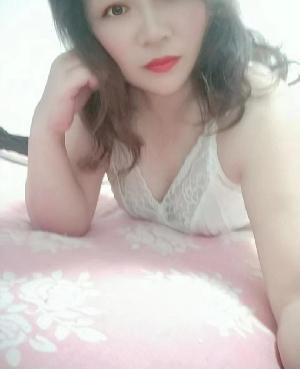丰满迷人的川妹子