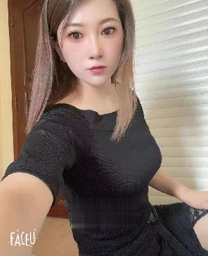 一字马大胸舞蹈老师