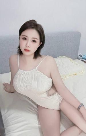 短发大胸服务好妹子