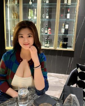 长腿爆奶咪咪