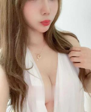 服务系骚货皮肤白皙