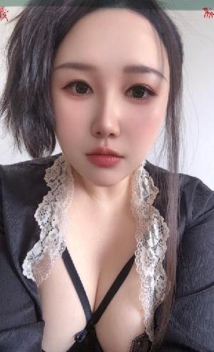 黑丝丰满小姐姐