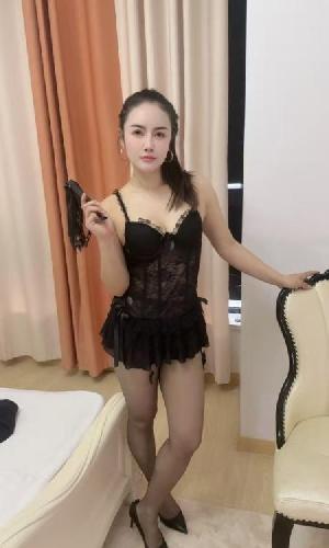 会跳钢管舞的性感青青