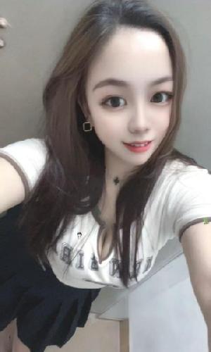 服务系舌吻骚妇