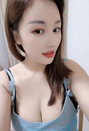前凸后翘的极品女友