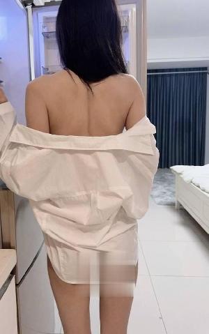 热情小美女