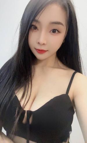 咪咪很大很挺的服务型少妇