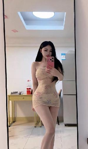 俏皮美妞苒苒