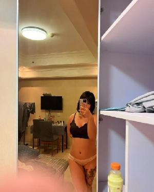 体验纹身小妹