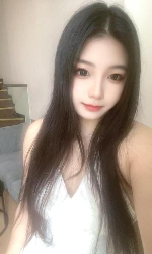 黄埔翘臀妹子