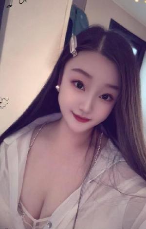白皮御姐身材好
